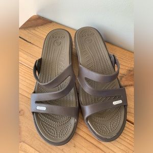 Size 10 Women’s CROCS Patricia Platform Sandal